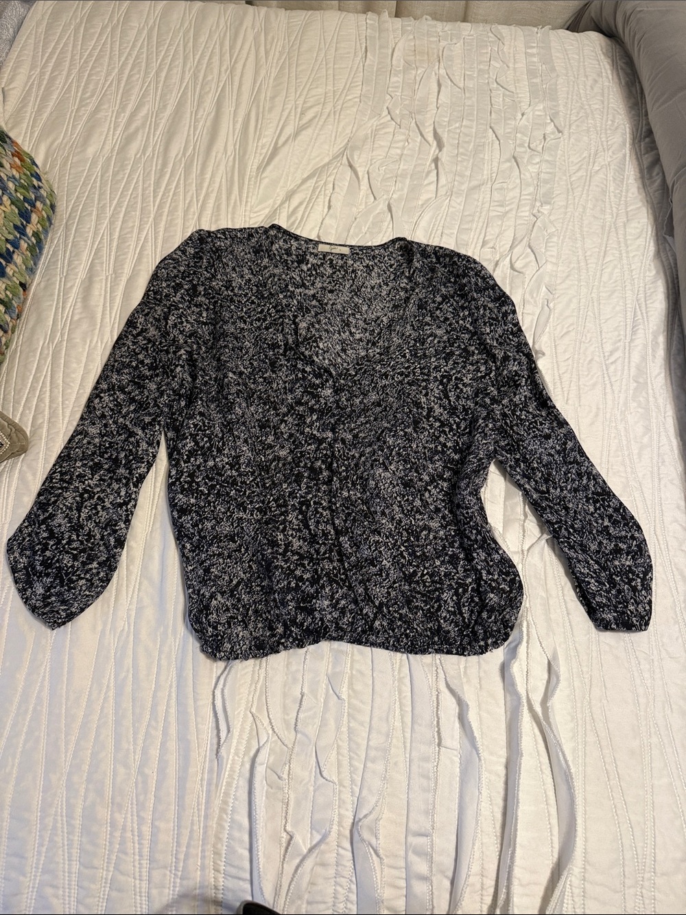 EUC Joie Silk Women’s Black, Navy & White V-Neck crossover top